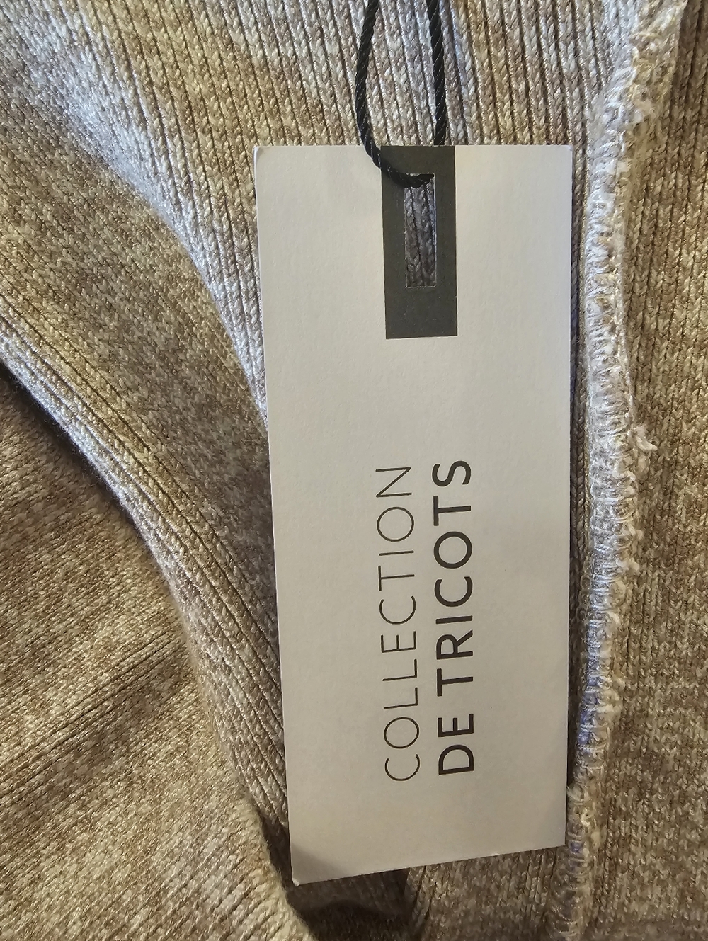 Light Beige and White Dynamite Rib Yarn Shorts - Picture 7 of 10